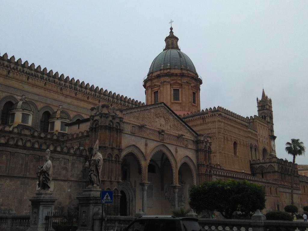 Casa Normanna Apartment Palermo Bagian luar foto